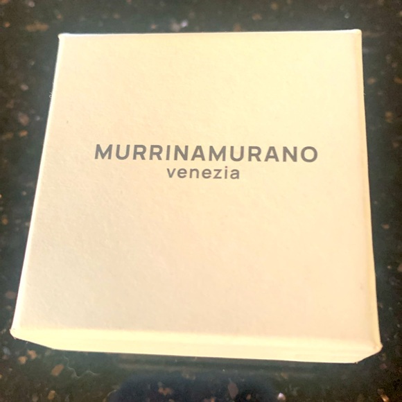 Murrinamurano glass pierced floral stud earrings new w/o tags - Picture 2 of 4